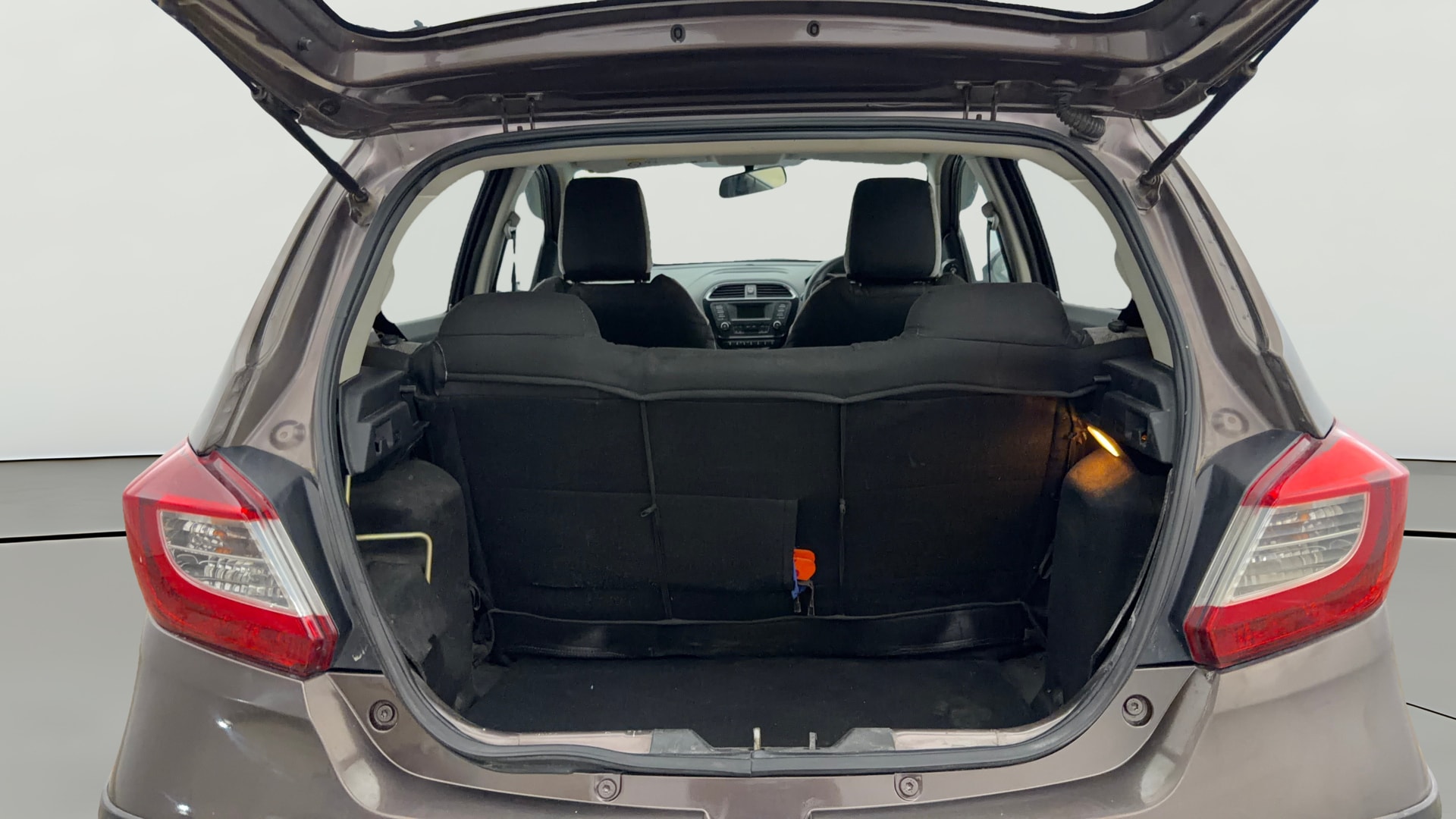 View 2017 Tata Tiago Revotorq XB Image 36 Used 2017 Tata Tiago Revotorq XB Image 36