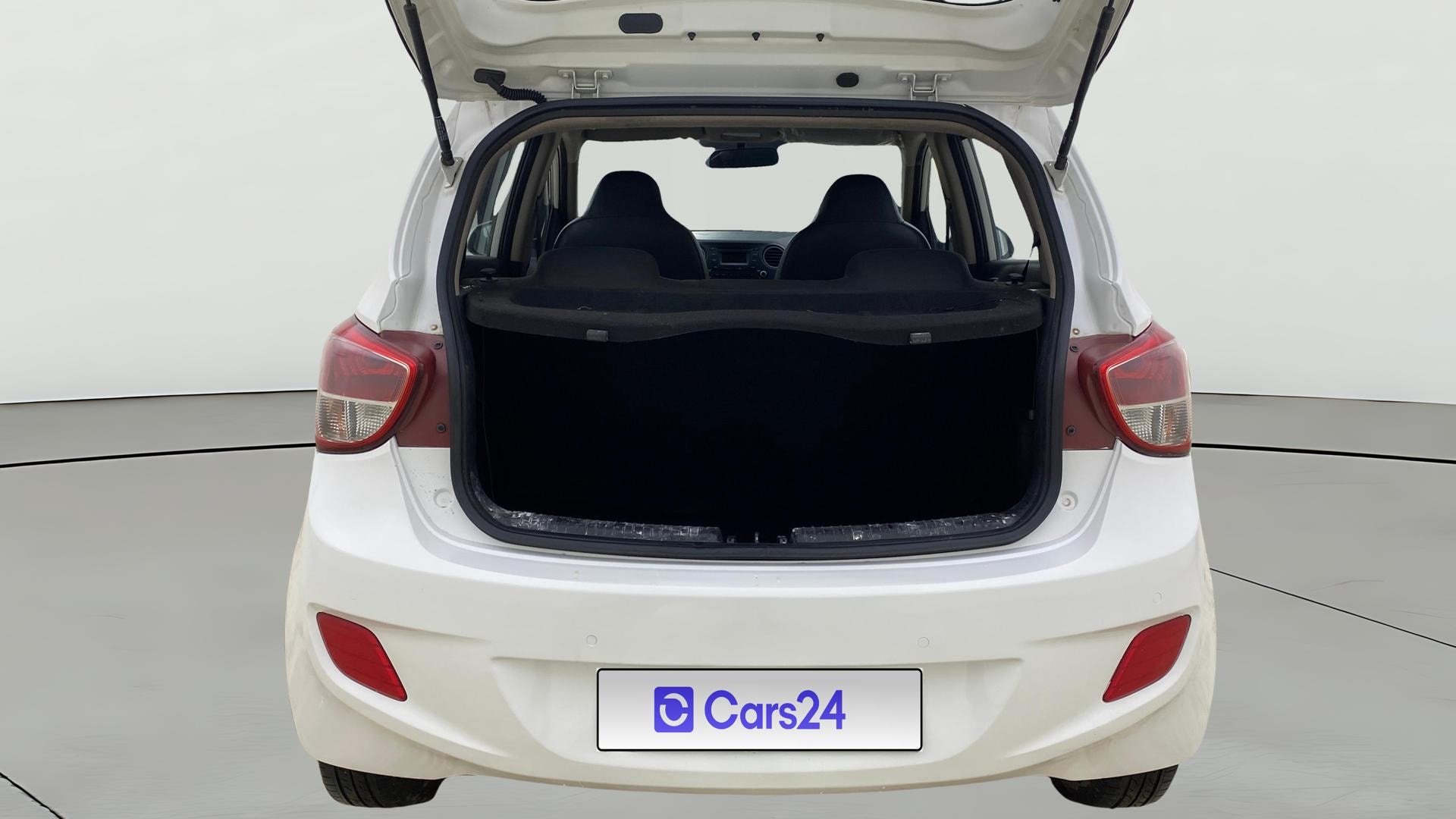 View 2015 Hyundai Grand i10 Sportz 1.2 Kappa Image 37 Used 2015 Hyundai Grand i10 Sportz 1.2 Kappa Image 37