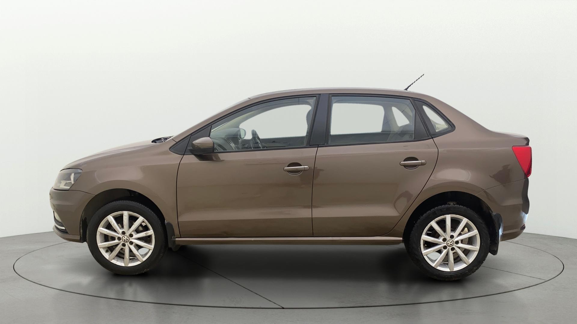 View 2017 Volkswagen Ameo 1.2L MPI Petrol Comfortline Image 5 Used 2017 Volkswagen Ameo 1.2L MPI Petrol Comfortline Image 5