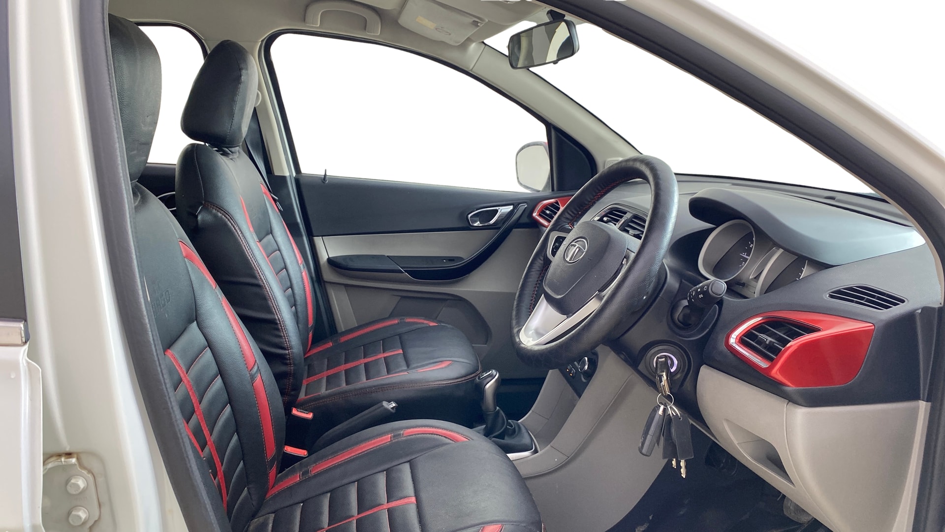 View 2017 Tata Tiago Revotorq XB Image 25 Used 2017 Tata Tiago Revotorq XB Image 25