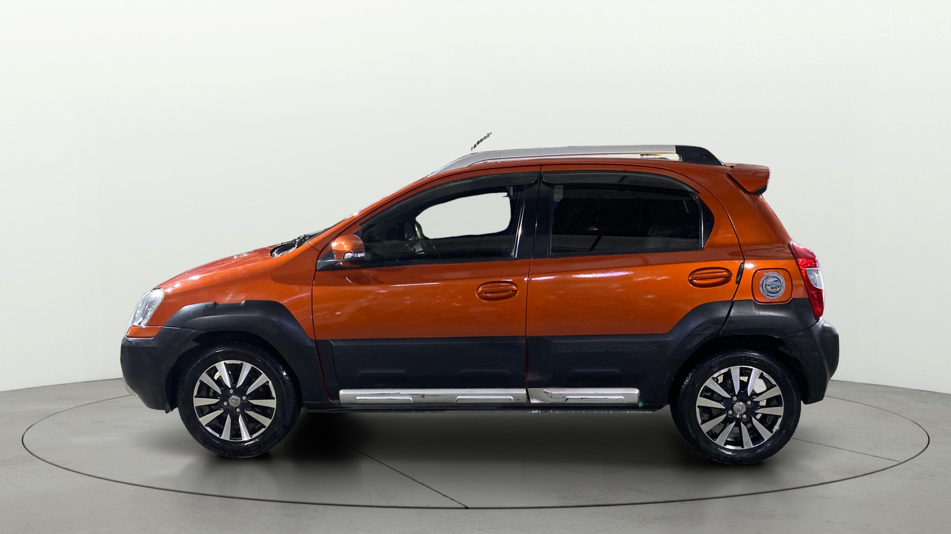 View 2018 Toyota Etios Cross 1.2 G Image 5 Used 2018 Toyota Etios Cross 1.2 G Image 5