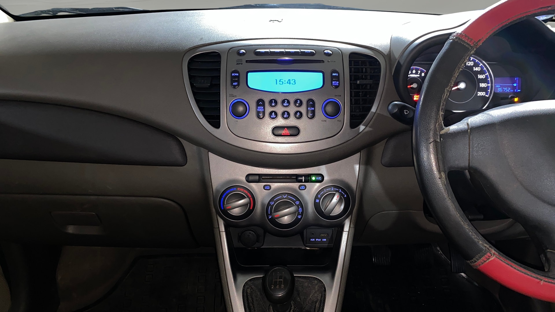 View 2014 Hyundai i10 1.2 Asta MT Image 17 Used 2014 Hyundai i10 1.2 Asta MT Image 17