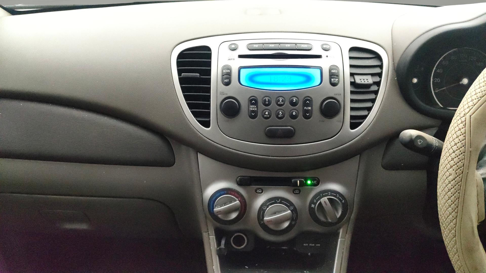 View 2015 Hyundai i10 1.2 Asta MT Image 17 Used 2015 Hyundai i10 1.2 Asta MT Image 17