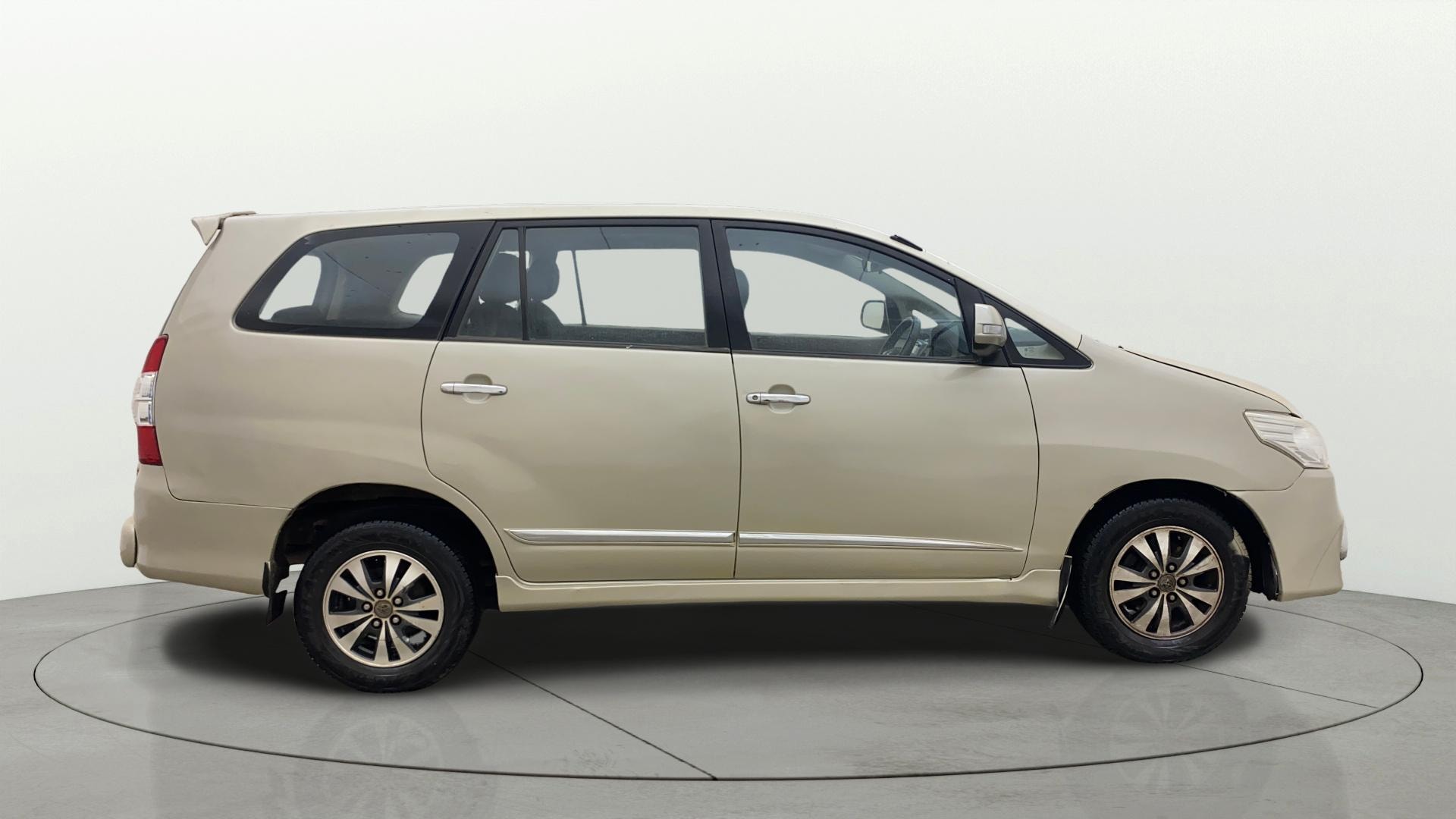 View 2015 Toyota Innova 2.5 VX 7 Seater Diesel Image 8 Used 2015 Toyota Innova 2.5 VX 7 Seater Diesel Image 8