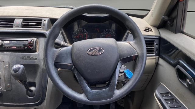 View Mahindra KUV100 Image 20 Used Mahindra KUV100 Image 20