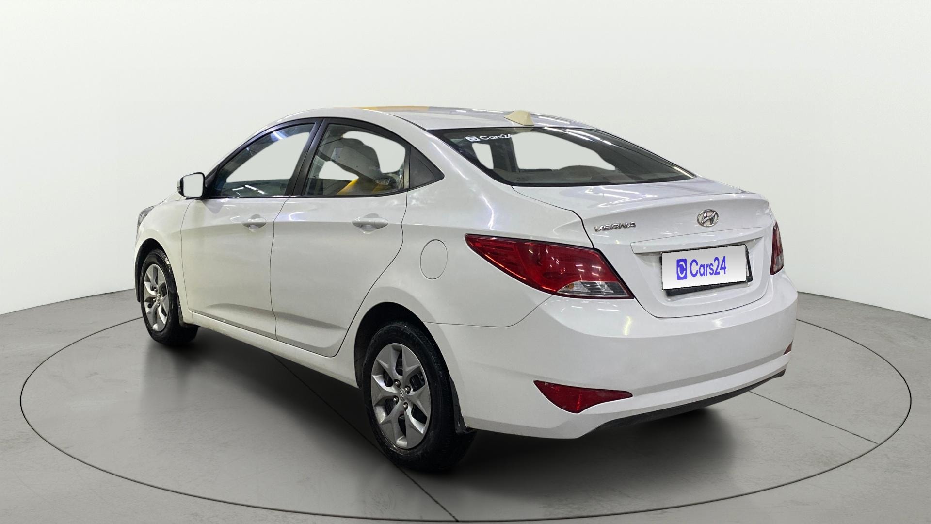 View 2016 Hyundai Verna 1.4 VTVT Image 2 Used 2016 Hyundai Verna 1.4 VTVT Image 2