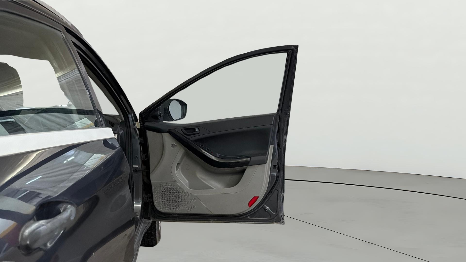 View 2020 Tata Nexon Revotron XM Image 43 Used 2020 Tata Nexon Revotron XM Image 43