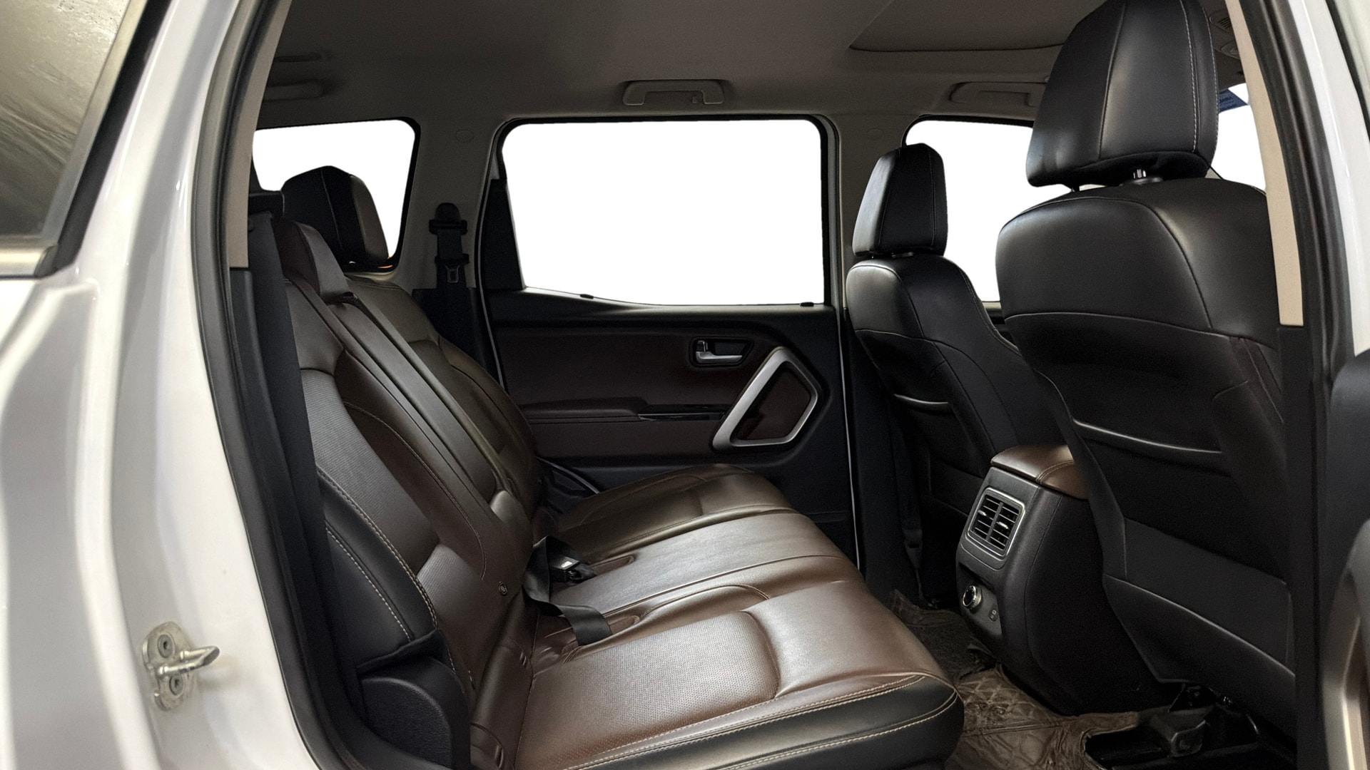 View 2023 Mahindra Scorpio-N Z2 7 STR Petrol Image 36 Used 2023 Mahindra Scorpio-N Z2 7 STR Petrol Image 36