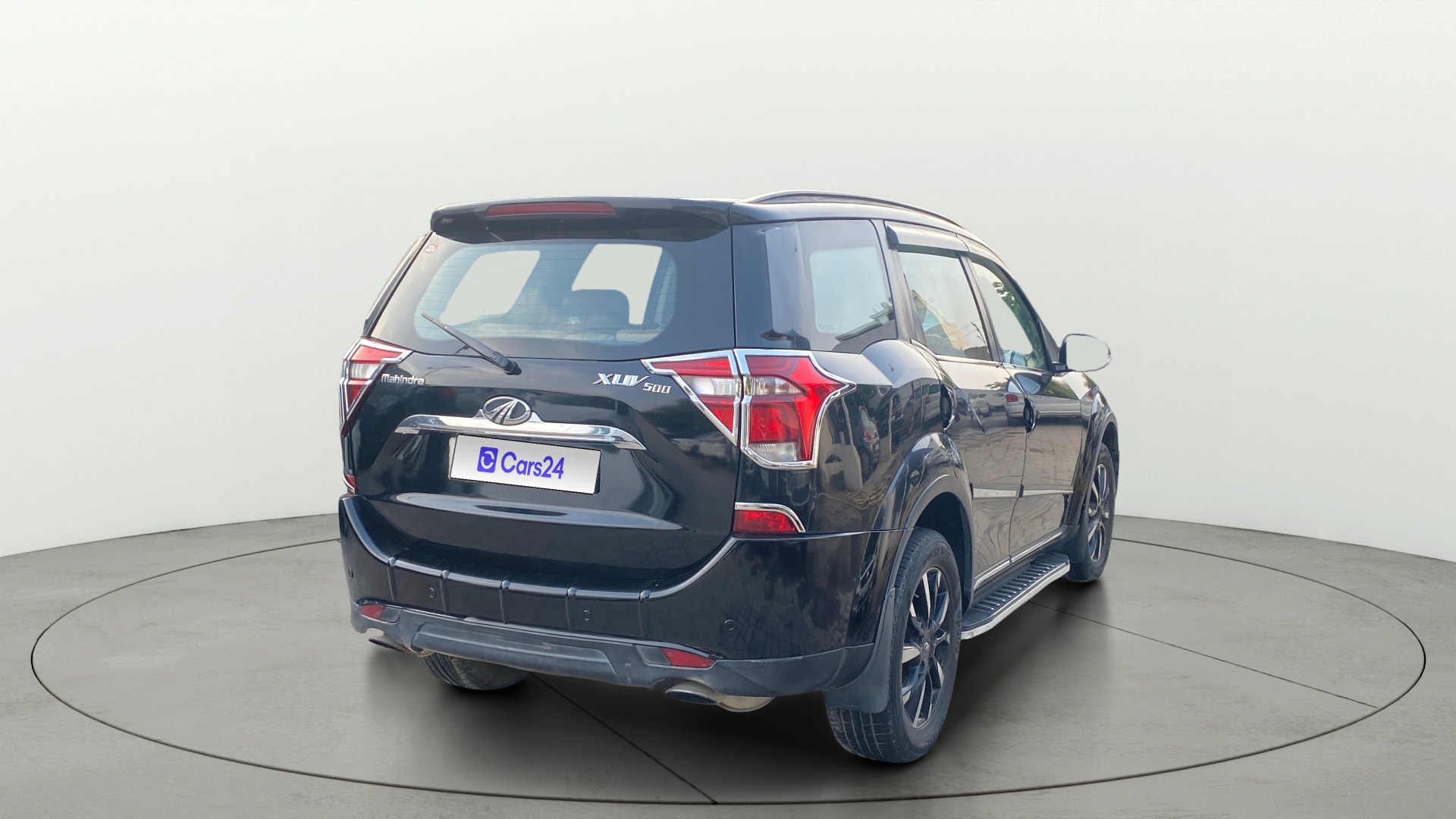 View 2018 Mahindra XUV500 W11 AT Image 48 Used 2018 Mahindra XUV500 W11 AT Image 48