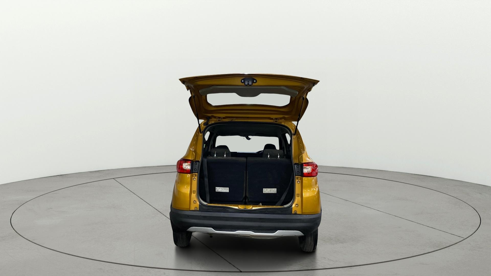 View 2019 Renault Triber RXZ Image 32 Used 2019 Renault Triber RXZ Image 32
