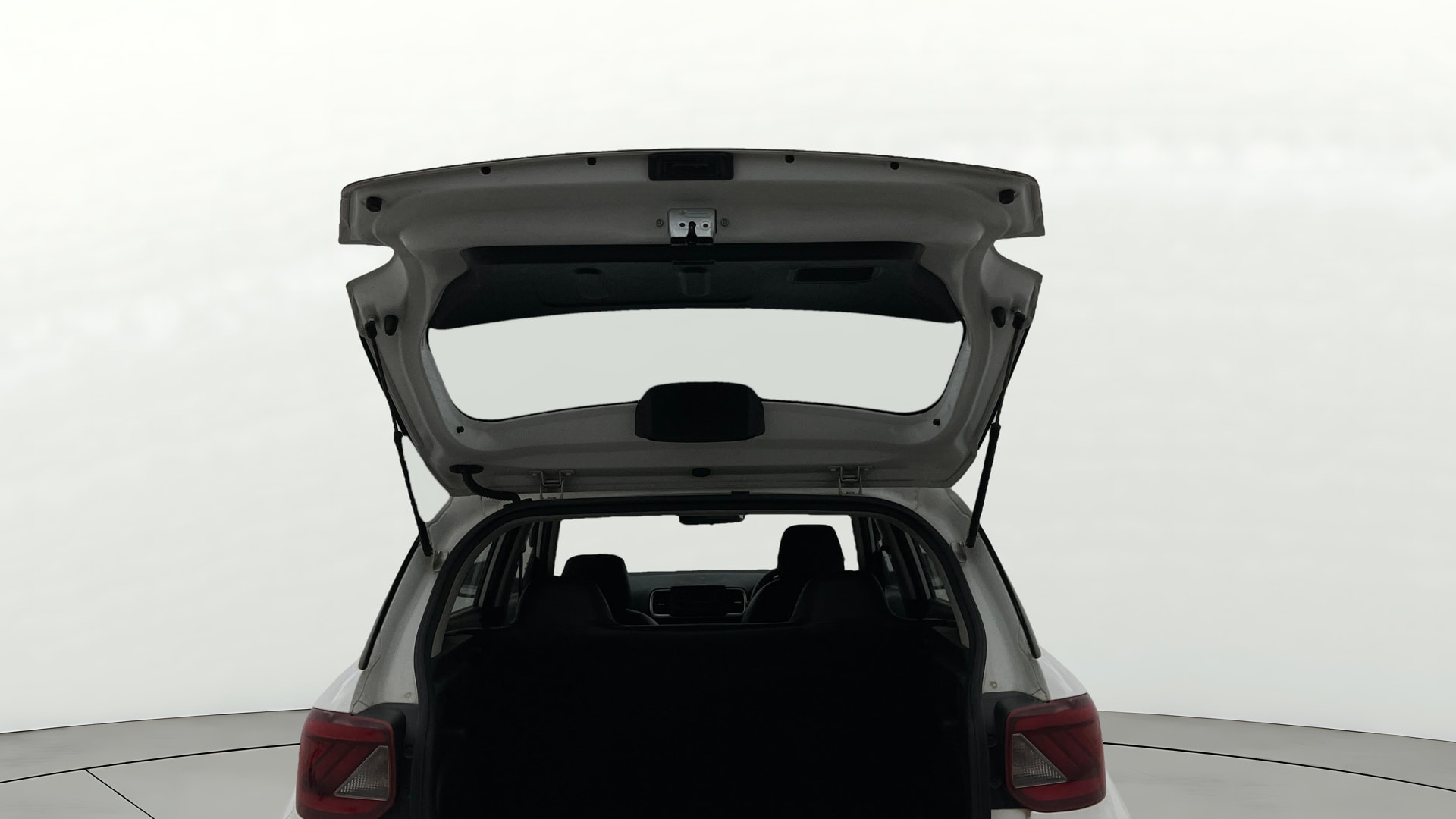 View 2020 Hyundai Venue E 1.2 Petrol BS IV Image 16 Used 2020 Hyundai Venue E 1.2 Petrol BS IV Image 16