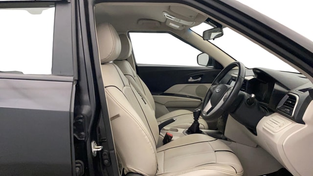 View Mahindra XUV300 Image 28 Used Mahindra XUV300 Image 28