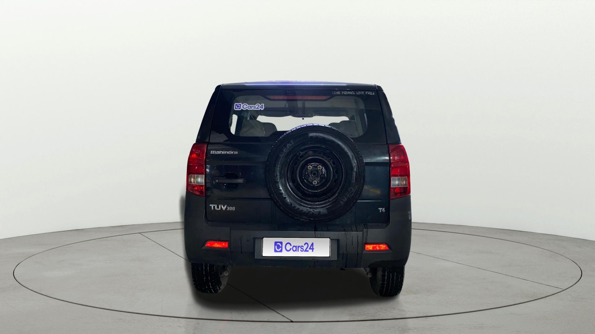View 2017 Mahindra TUV300 T4 Image 39 Used 2017 Mahindra TUV300 T4 Image 39