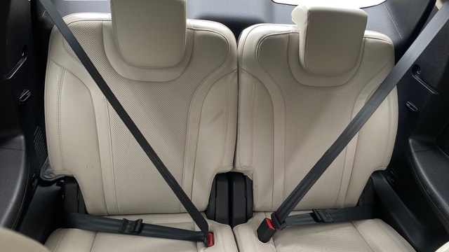 View Mahindra XUV700 Image 10 Used Mahindra XUV700 Image 10