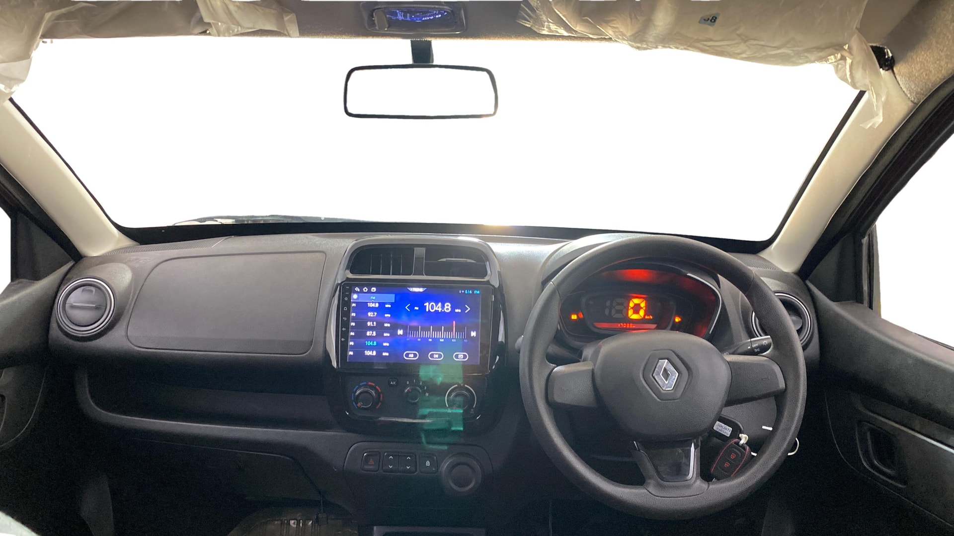 View 2018 Renault Kwid RXL Image 15 Used 2018 Renault Kwid RXL Image 15