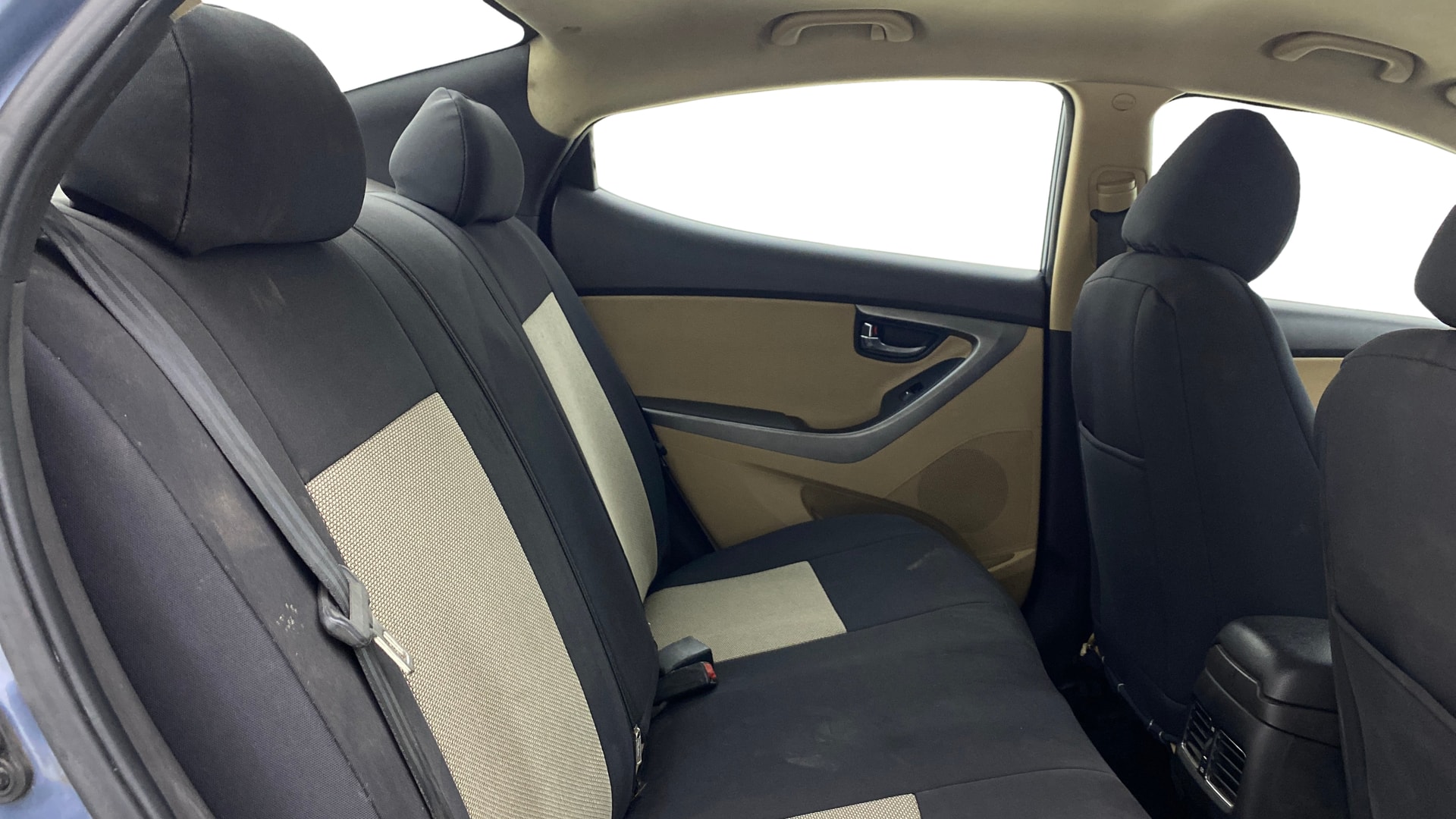 View 2013 Hyundai Elantra 1.6 CRDi S Image 35 Used 2013 Hyundai Elantra 1.6 CRDi S Image 35