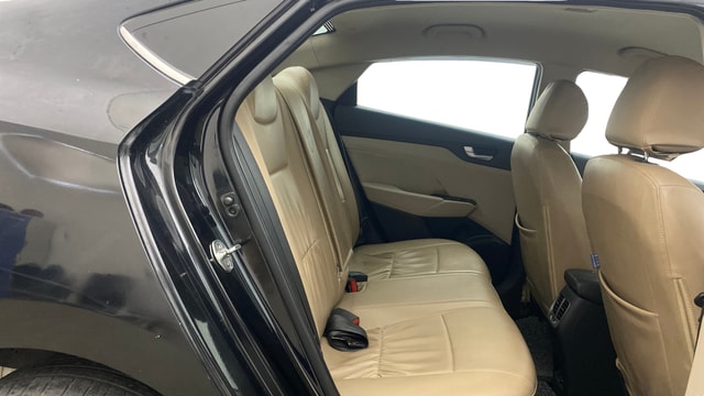View Hyundai Verna Image 30 Used Hyundai Verna Image 30