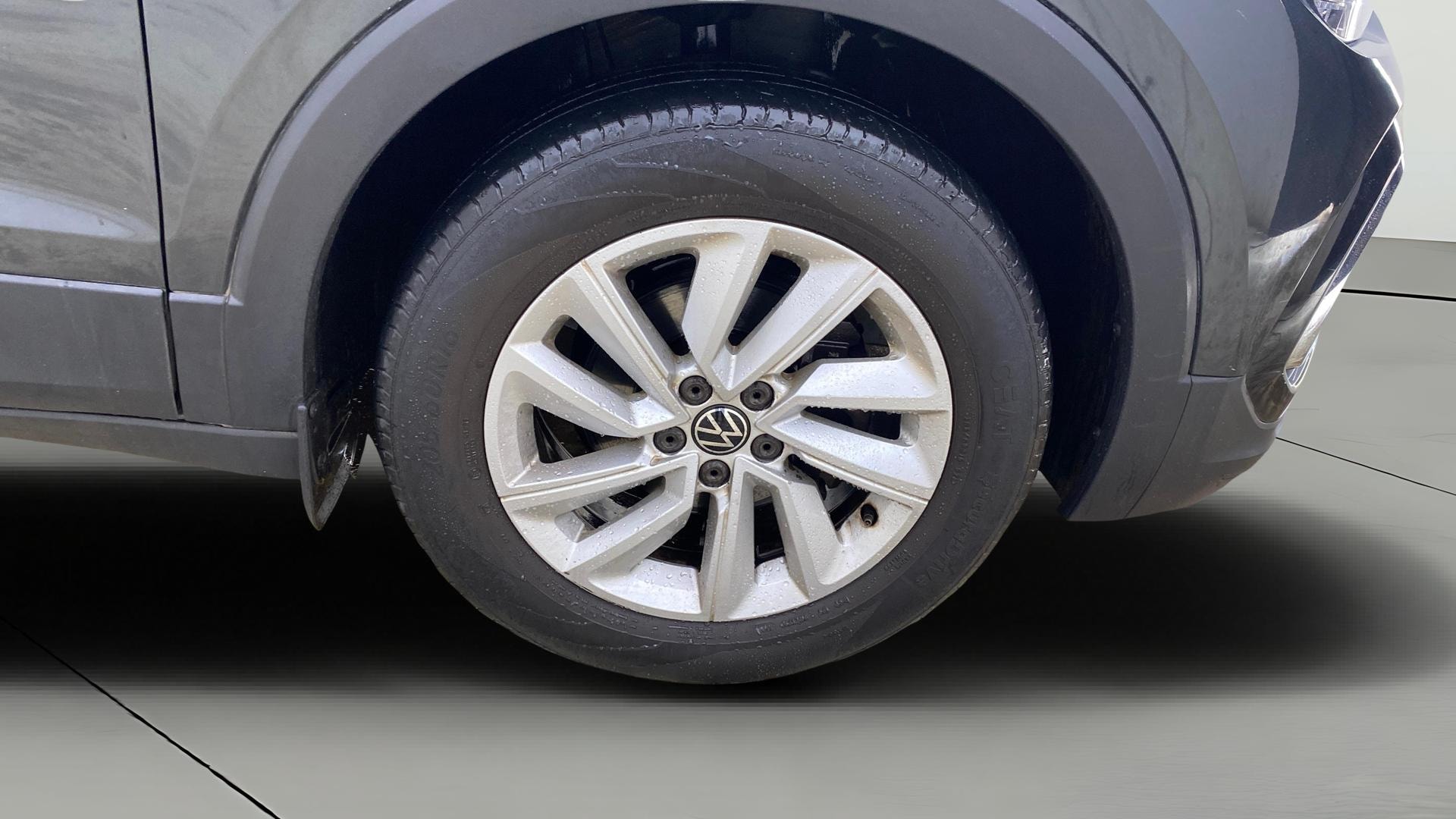 View 2022 Volkswagen Taigun 1.0 TSI Highline AT Image 43 Used 2022 Volkswagen Taigun 1.0 TSI Highline AT Image 43