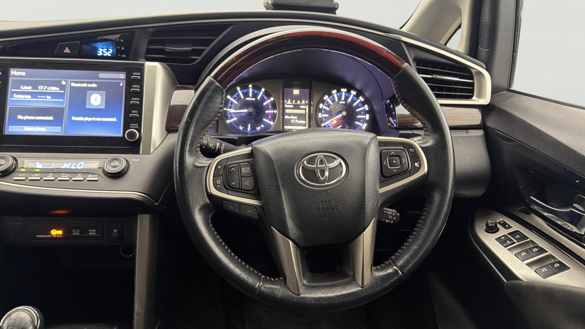 Used 2022 Toyota Innova Crysta Used 2022 Toyota Innova Crysta