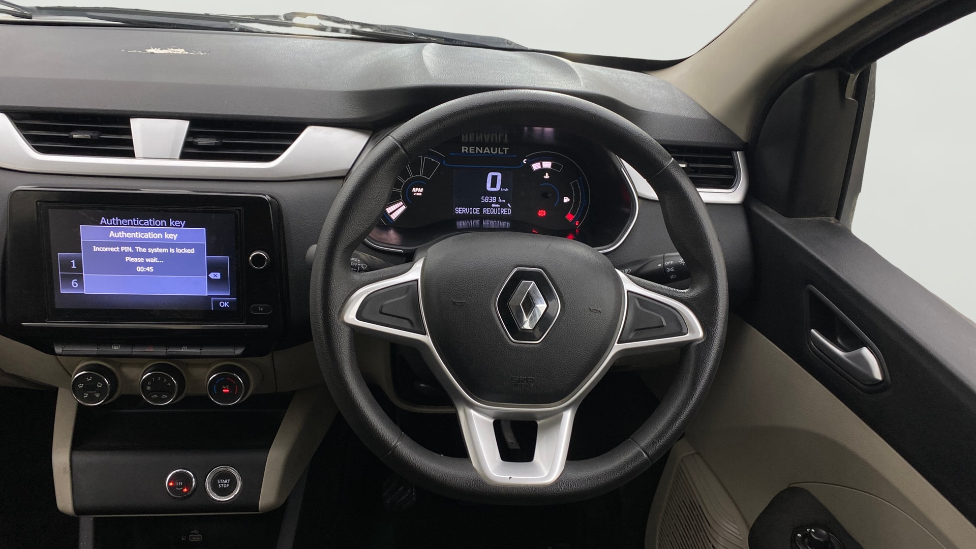 View 2020 Renault Triber RXZ Image 13 Used 2020 Renault Triber RXZ Image 13