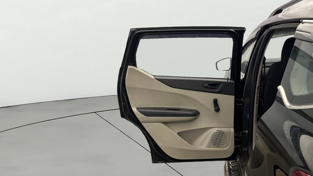 View Renault Triber Image 15 Used Renault Triber Image 15