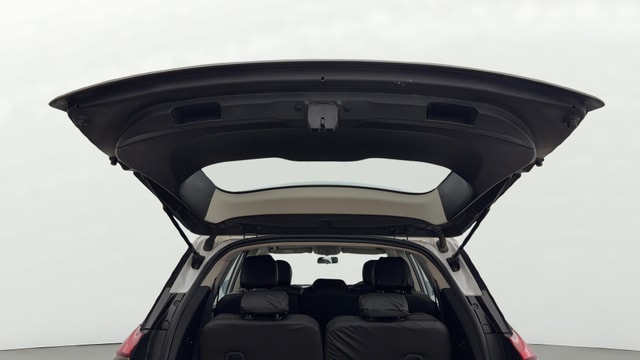 View Mahindra XUV700 Image 17 Used Mahindra XUV700 Image 17