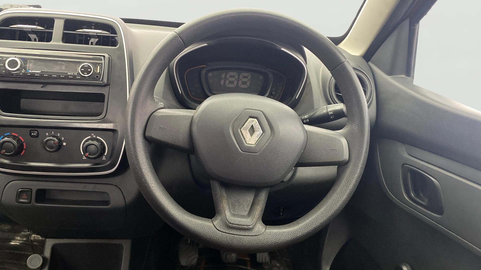 View 2015 Renault Kwid RXE Image 20 Used 2015 Renault Kwid RXE Image 20