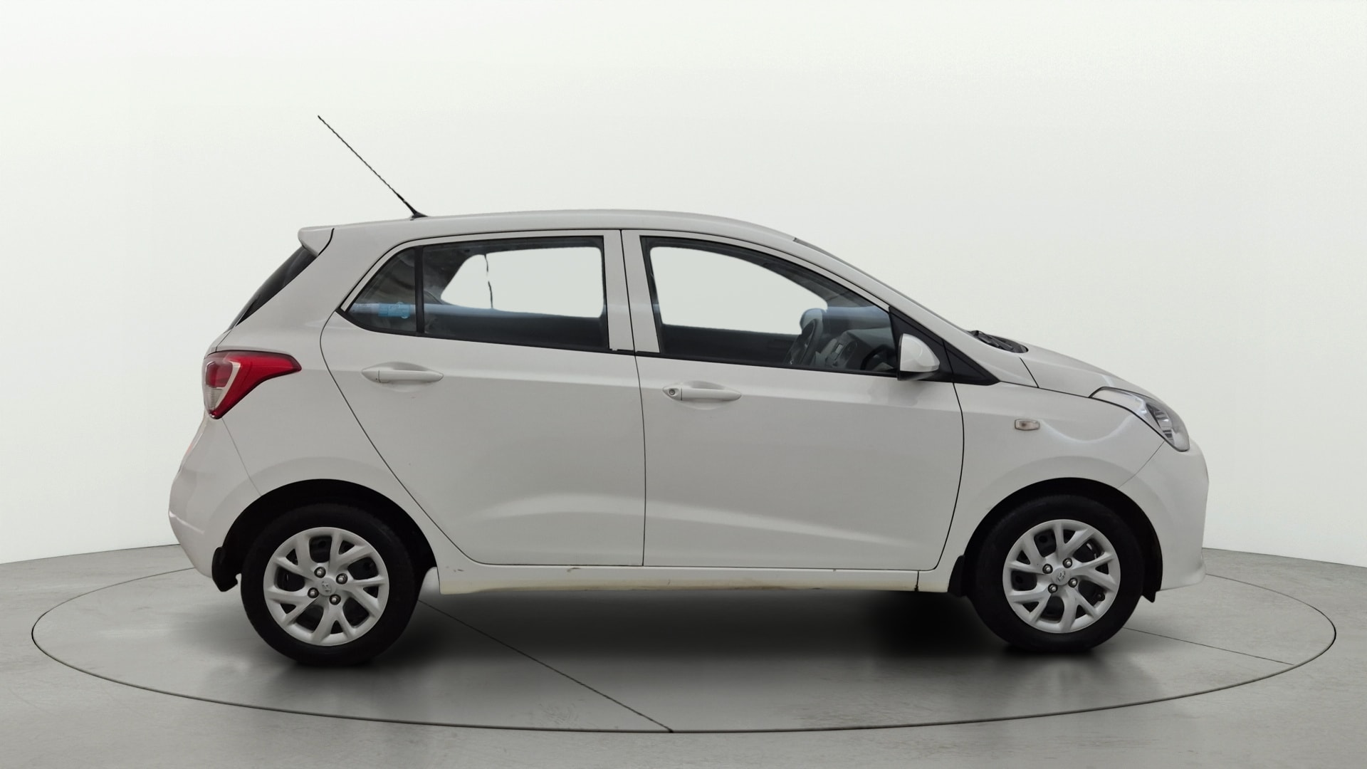 View 2018 Hyundai Grand i10 Magna 1.2 Kappa VTVT Image 8 Used 2018 Hyundai Grand i10 Magna 1.2 Kappa VTVT Image 8