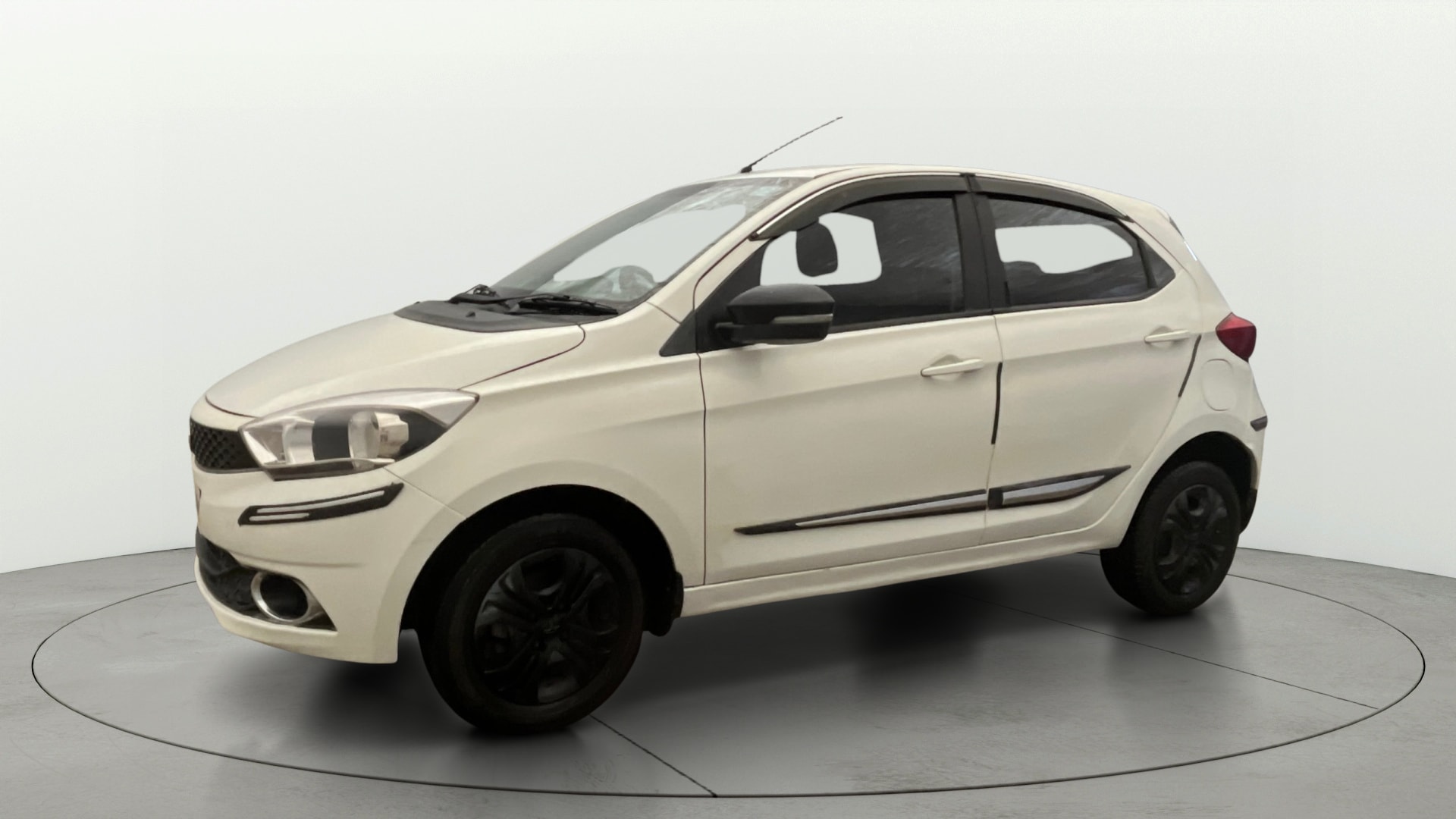 View 2019 Tata Tiago Revotorq XB Image 34 Used 2019 Tata Tiago Revotorq XB Image 34
