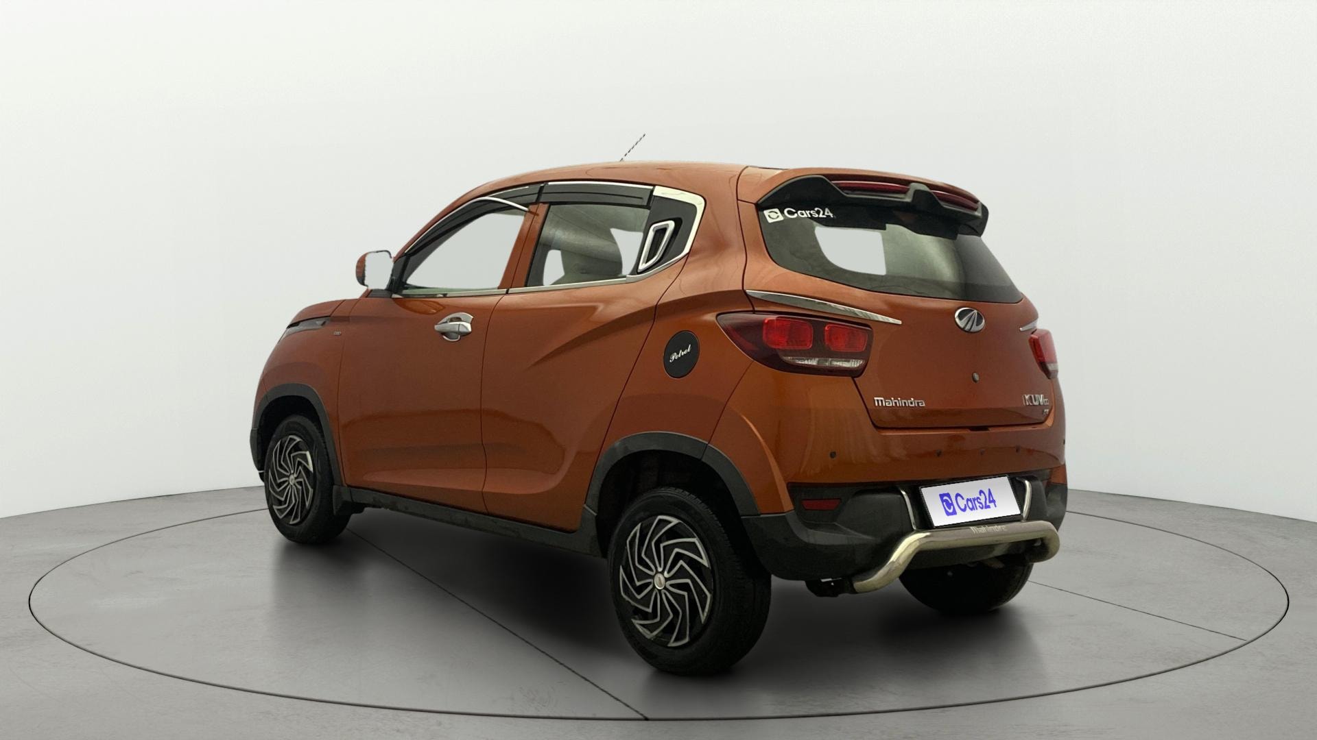 View 2016 Mahindra KUV100 K4 Plus Petrol 5 Seater BS IV Image 2 Used 2016 Mahindra KUV100 K4 Plus Petrol 5 Seater BS IV Image 2