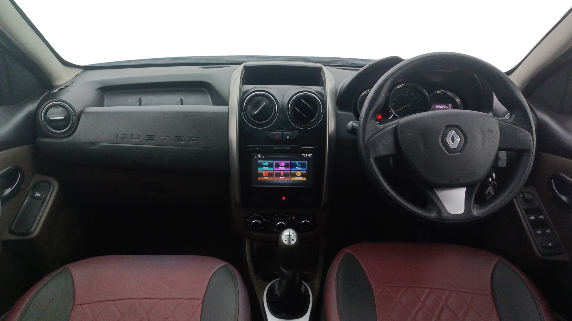 View 2018 Renault Duster Petrol RXS BS IV Image 15 Used 2018 Renault Duster Petrol RXS BS IV Image 15