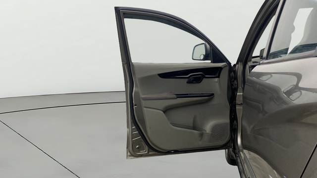 View Mahindra KUV100 Image 31 Used Mahindra KUV100 Image 31