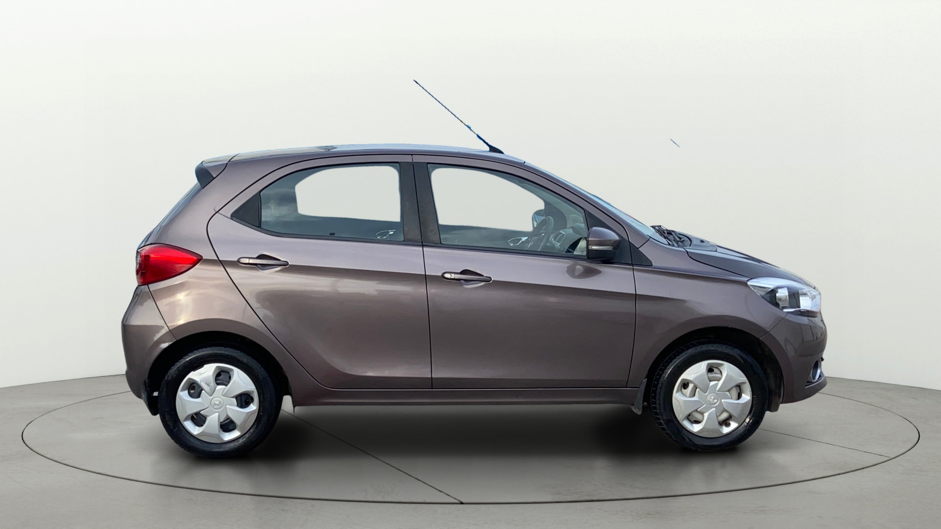 View 2017 Tata Tiago Revotorq XB Image 8 Used 2017 Tata Tiago Revotorq XB Image 8