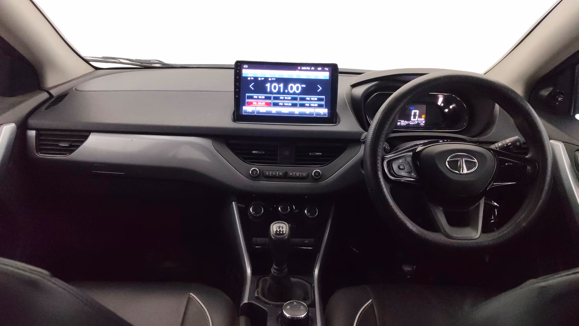 View 2022 Tata Nexon Revotron XE Image 15 Used 2022 Tata Nexon Revotron XE Image 15
