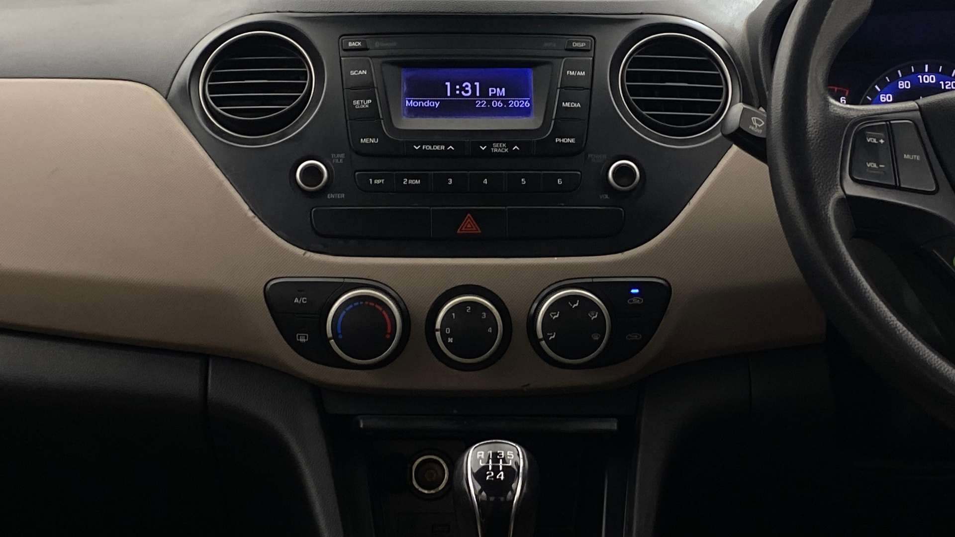 View 2015 Hyundai Xcent S Diesel Image 17 Used 2015 Hyundai Xcent S Diesel Image 17
