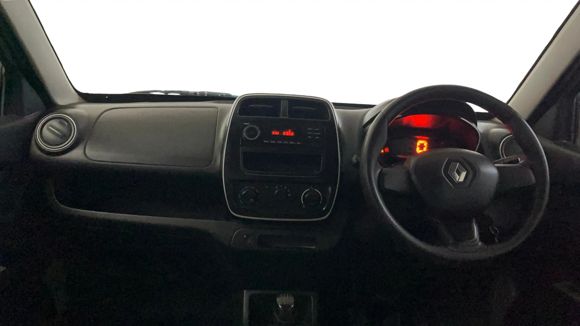 View 2017 Renault Kwid RXL Image 15 Used 2017 Renault Kwid RXL Image 15