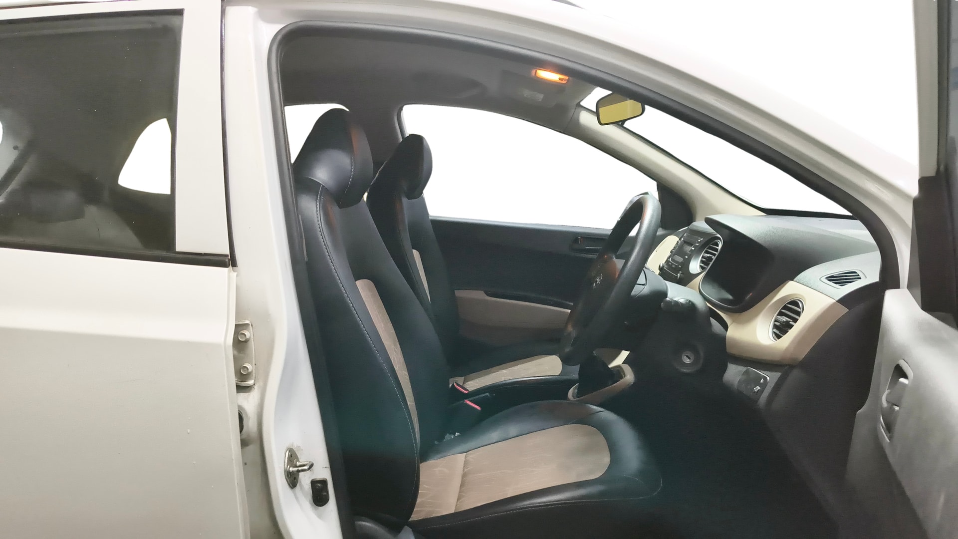 View 2019 Hyundai Grand i10 Magna 1.2 Kappa VTVT Image 26 Used 2019 Hyundai Grand i10 Magna 1.2 Kappa VTVT Image 26