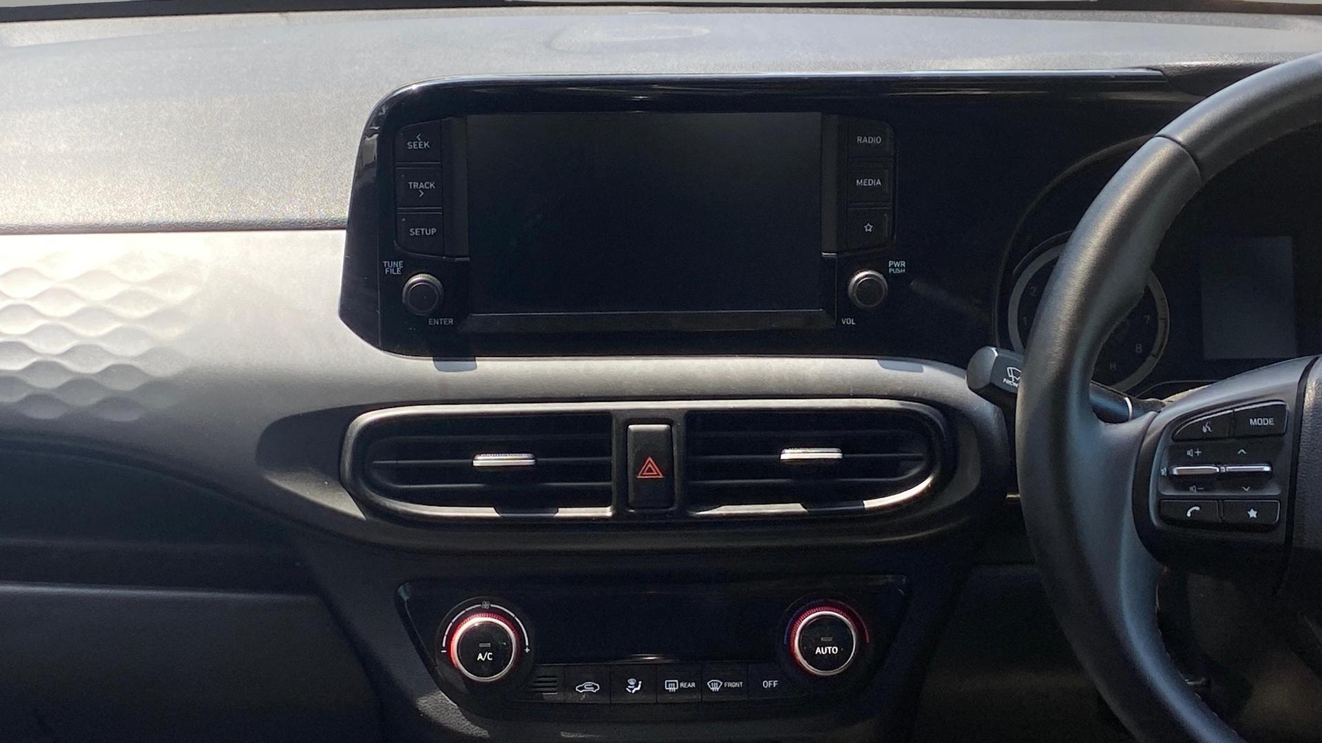 View 2023 Hyundai Grand i10 Nios Sportz Petrol Dual Tone Image 17 Used 2023 Hyundai Grand i10 Nios Sportz Petrol Dual Tone Image 17