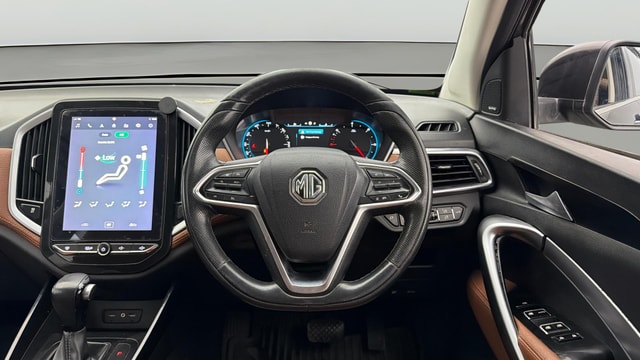 View MG Hector Plus Image 14 Used MG Hector Plus Image 14