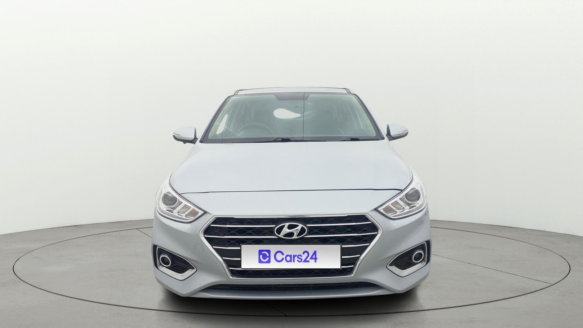 View 2019 Hyundai Verna 1.6 VTVT SX Image 1 Used 2019 Hyundai Verna 1.6 VTVT SX Image 1