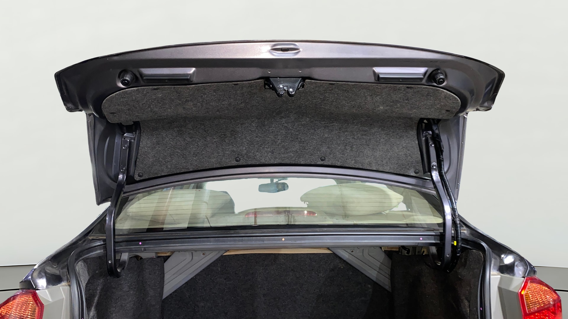 View 2017 Honda City ZX MT Diesel Anniversary Edition Image 17 Used 2017 Honda City ZX MT Diesel Anniversary Edition Image 17