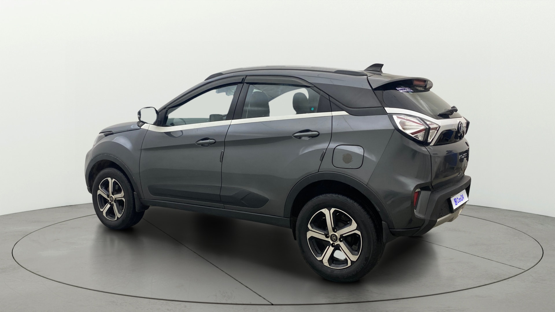 View 2021 Tata Nexon Revotron XE Image 2 Used 2021 Tata Nexon Revotron XE Image 2