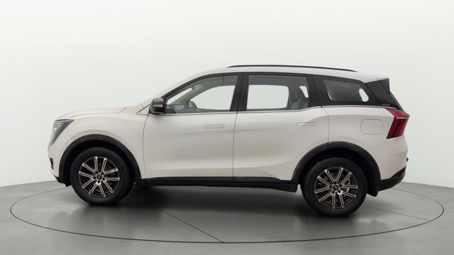 View Mahindra XUV700 Image 5 Used Mahindra XUV700 Image 5