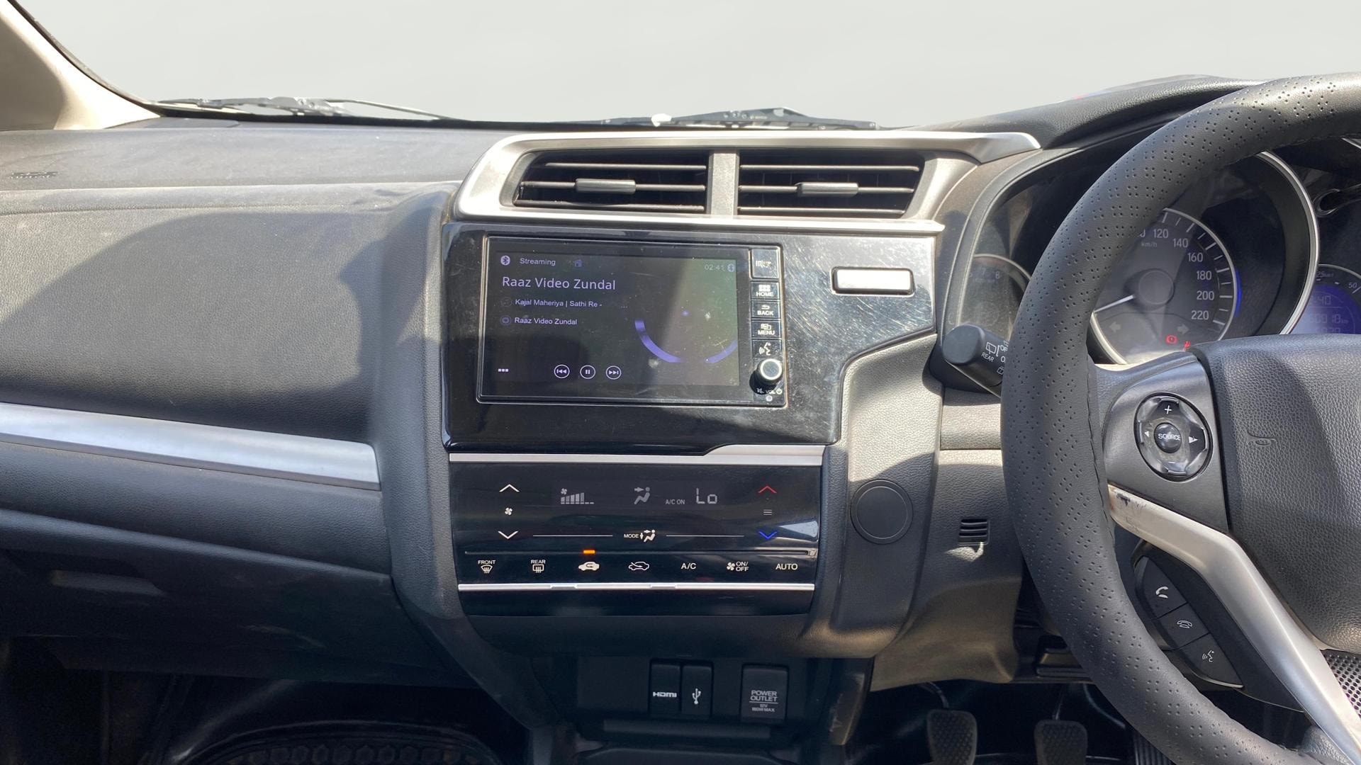 View 2019 Honda WR-V S MT Diesel Edge Edition Image 18 Used 2019 Honda WR-V S MT Diesel Edge Edition Image 18