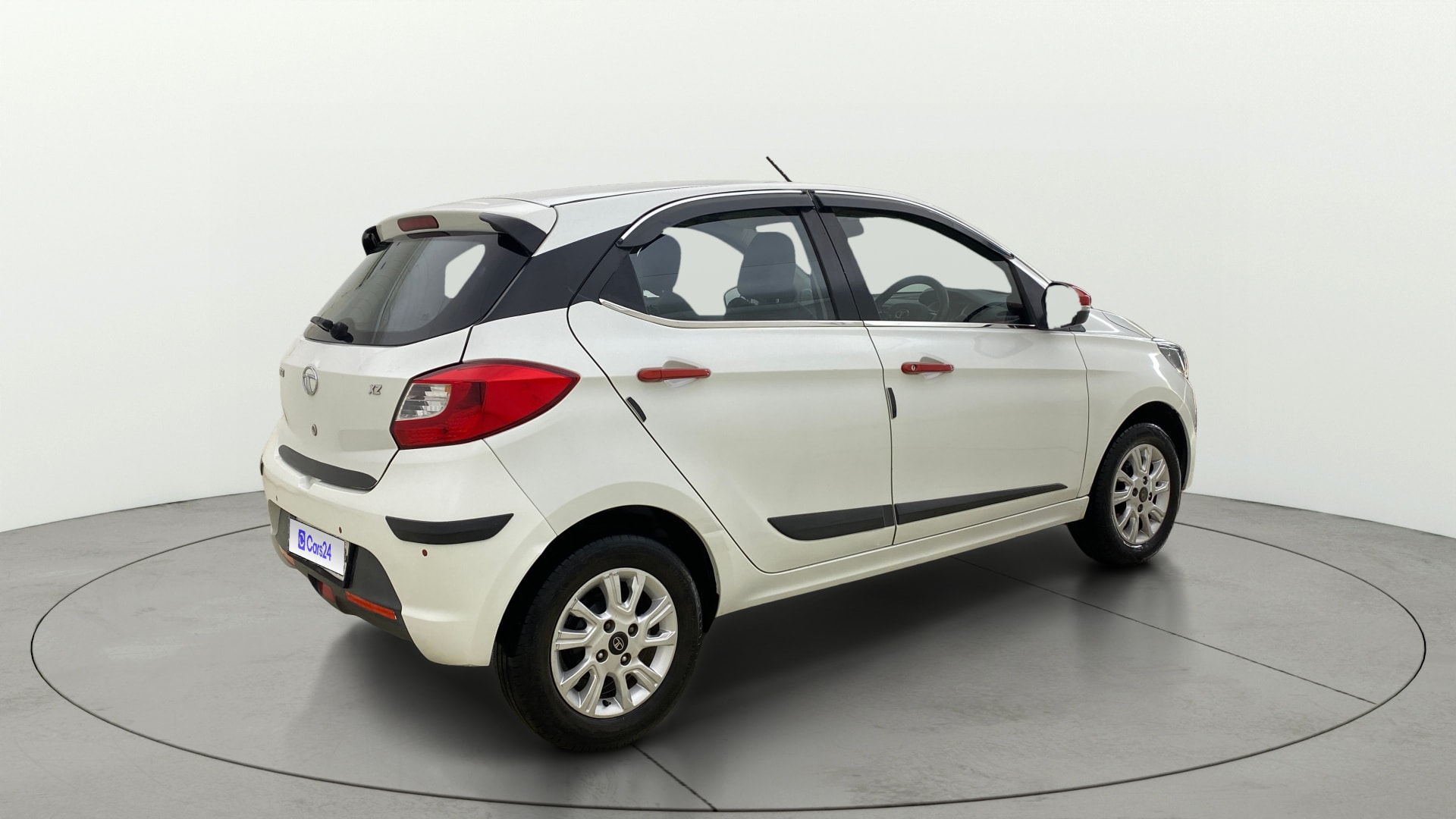 View 2017 Tata Tiago Revotorq XB Image 41 Used 2017 Tata Tiago Revotorq XB Image 41