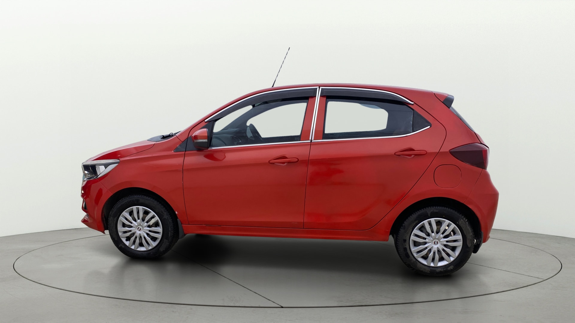 View 2020 Tata Tiago Revotorq XB Image 5 Used 2020 Tata Tiago Revotorq XB Image 5