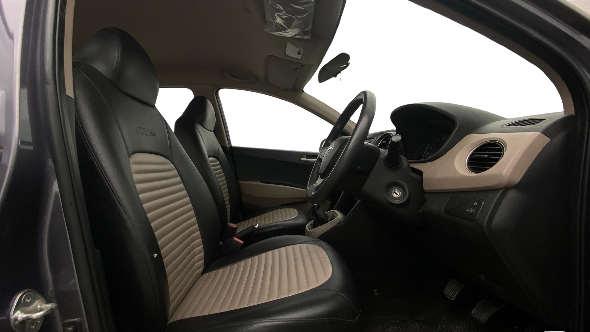 View 2015 Hyundai Grand i10 Sportz 1.2 Kappa Image 25 Used 2015 Hyundai Grand i10 Sportz 1.2 Kappa Image 25
