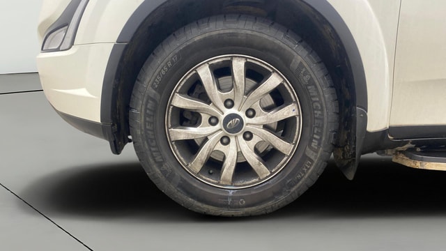 View Mahindra XUV500 Image 37 Used Mahindra XUV500 Image 37