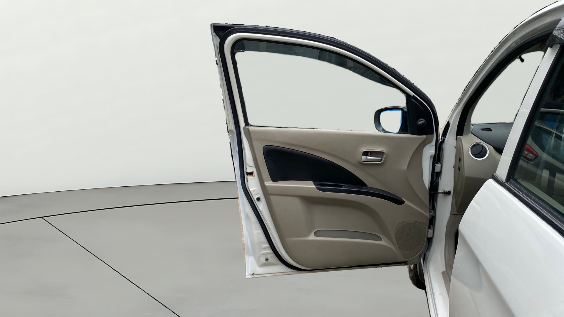View 2017 Maruti Suzuki 1000 Base Variant Image 36 Used 2017 Maruti Suzuki 1000 Base Variant Image 36