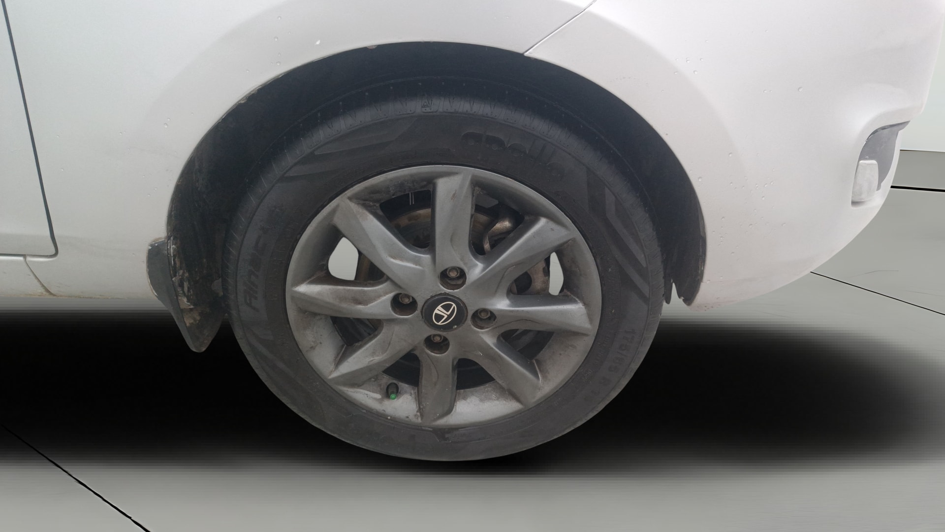 View 2015 Tata Bolt XE Quadrajet 75PS Diesel Image 42 Used 2015 Tata Bolt XE Quadrajet 75PS Diesel Image 42